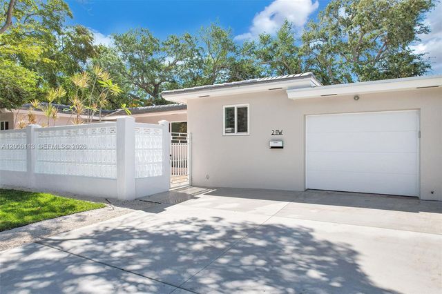 2 NW 89th St, El Portal, FL 33150