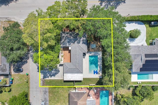 2 NW 89th St, El Portal, FL 33150