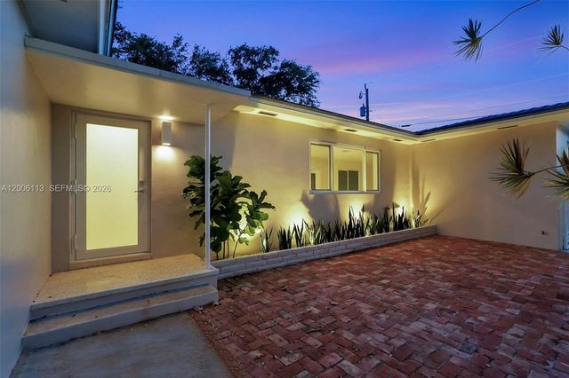 2 NW 89th St, El Portal, FL 33150