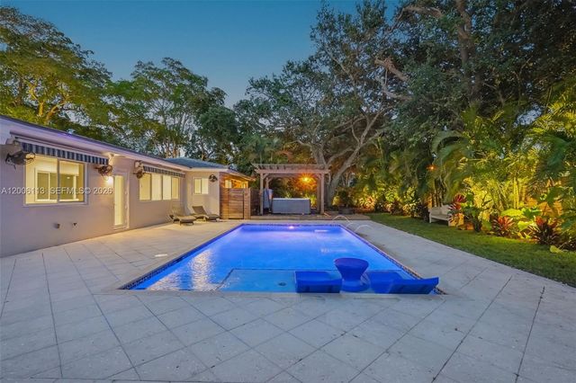 2 NW 89th St, El Portal, FL 33150