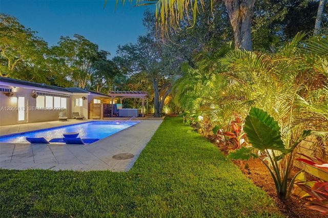 2 NW 89th St, El Portal, FL 33150