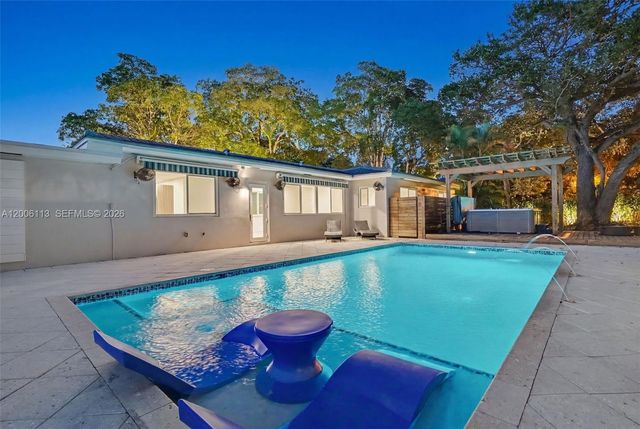 2 NW 89th St, El Portal, FL 33150