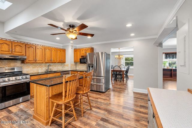 15 Hemingway Drive, Hazlet, NJ 07730