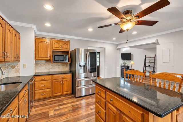 15 Hemingway Drive, Hazlet, NJ 07730