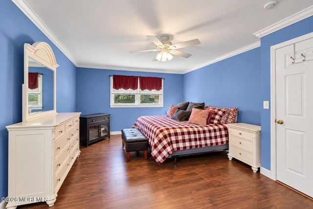 15 Hemingway Drive, Hazlet, NJ 07730
