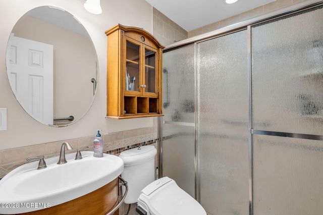15 Hemingway Drive, Hazlet, NJ 07730