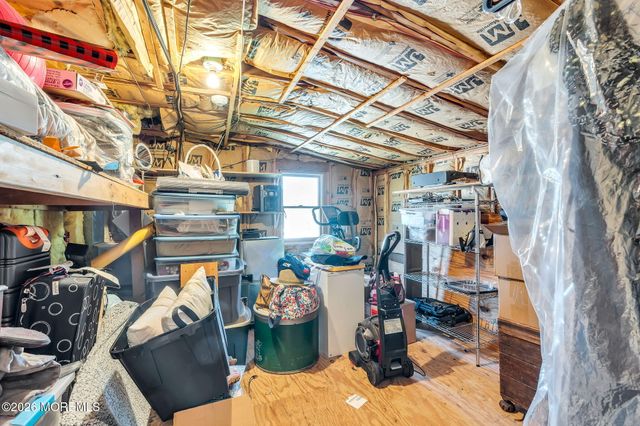 15 Hemingway Drive, Hazlet, NJ 07730