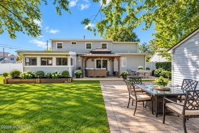 15 Hemingway Drive, Hazlet, NJ 07730