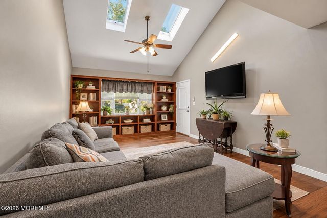 15 Hemingway Drive, Hazlet, NJ 07730