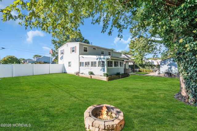 15 Hemingway Drive, Hazlet, NJ 07730