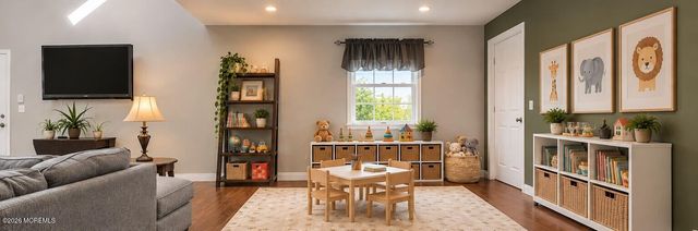 15 Hemingway Drive, Hazlet, NJ 07730