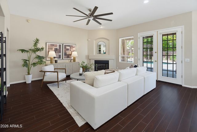 1550 E Saratoga Court, Gilbert, AZ 85296