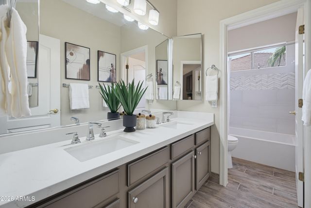 1550 E Saratoga Court, Gilbert, AZ 85296