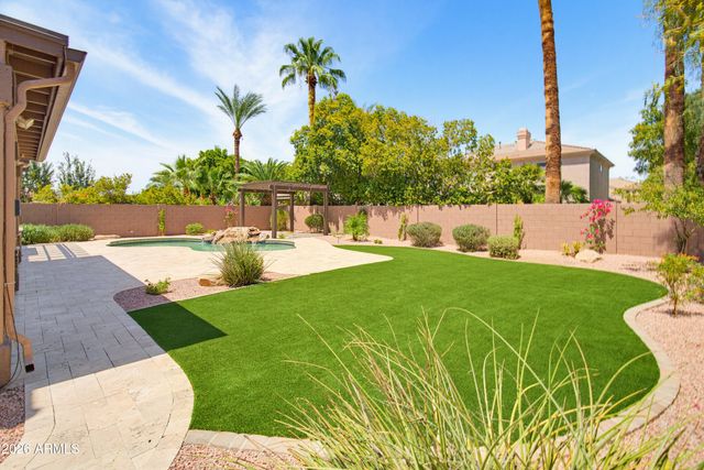 1550 E Saratoga Court, Gilbert, AZ 85296