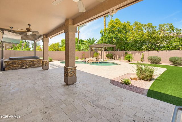 1550 E Saratoga Court, Gilbert, AZ 85296