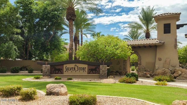 1550 E Saratoga Court, Gilbert, AZ 85296