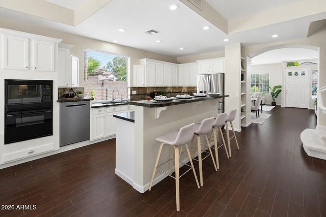 1550 E Saratoga Court, Gilbert, AZ 85296
