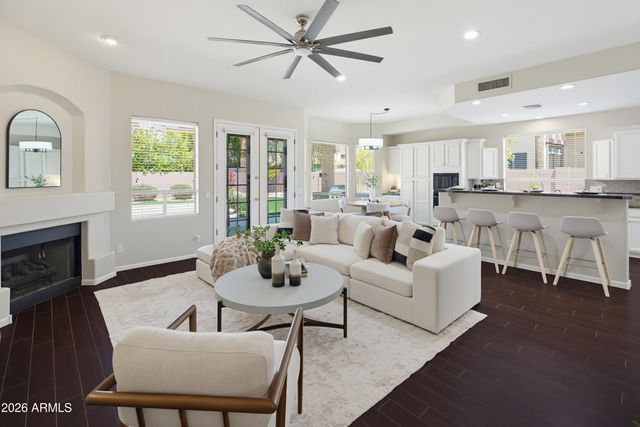 1550 E Saratoga Court, Gilbert, AZ 85296