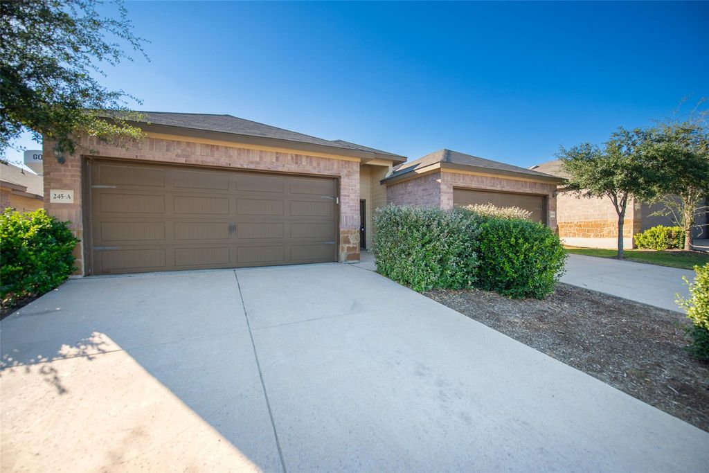 245 Joanne LOOP A, Buda, TX 78610