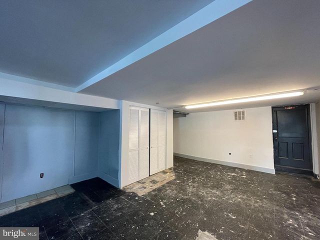 605 LYNDHURST ST, Baltimore, MD 21229