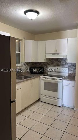 455 NW 14th St, Florida City, FL 33034