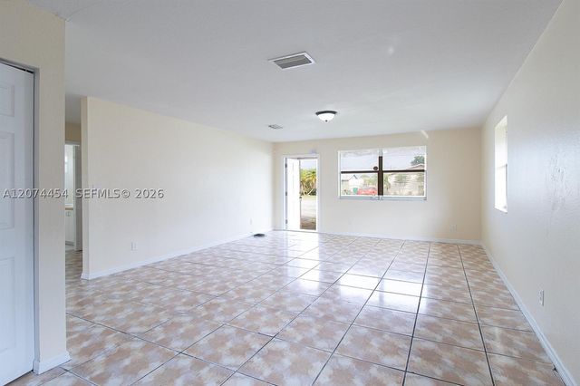 455 NW 14th St, Florida City, FL 33034