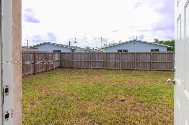 455 NW 14th St, Florida City, FL 33034