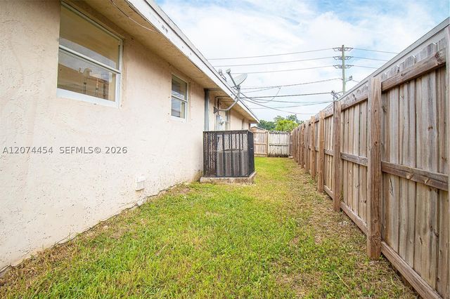 455 NW 14th St, Florida City, FL 33034