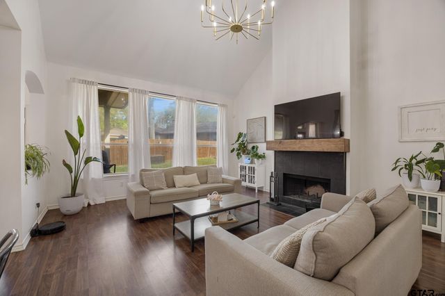 310 Rosebrook Cir, Whitehouse, TX 75791