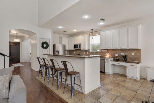 310 Rosebrook Cir, Whitehouse, TX 75791