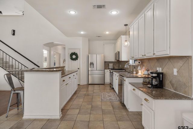 310 Rosebrook Cir, Whitehouse, TX 75791