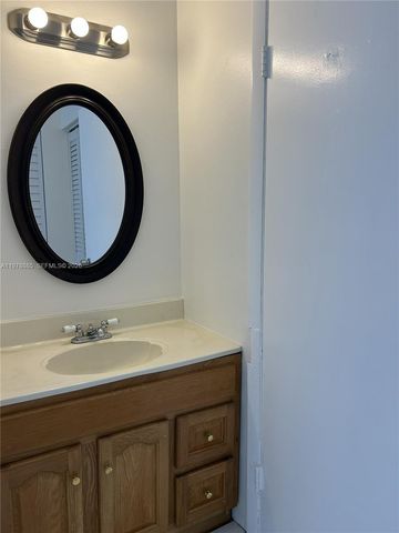 1673 Bay Rd 306, Miami Beach, FL 33139