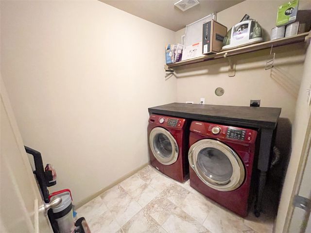 3419 Hollow Mist Drive, Texas City, TX 77591