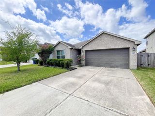 3419 Hollow Mist Drive, Texas City, TX 77591