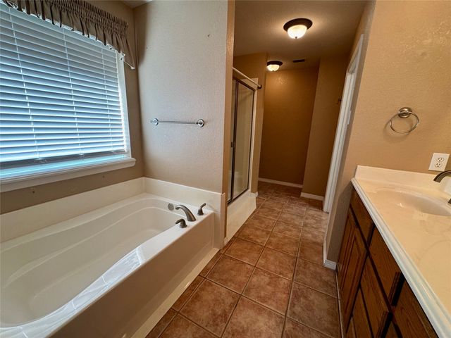 204 Bluebonnet Lane, Waxahachie, TX 75165
