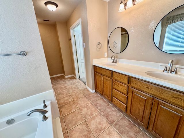 204 Bluebonnet Lane, Waxahachie, TX 75165
