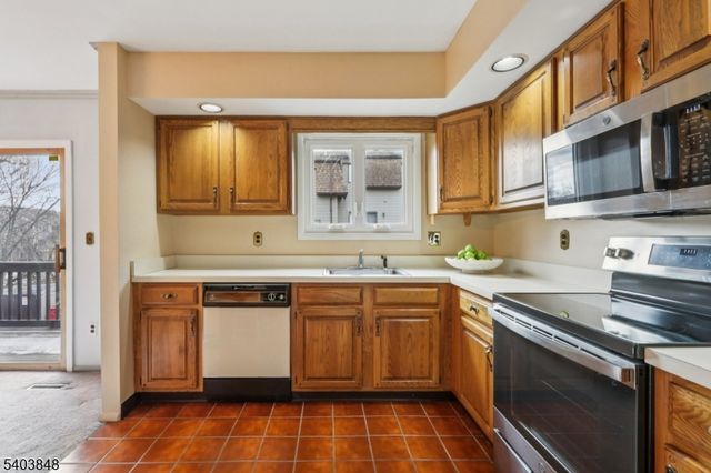 70 River Rd C3, Clifton City, NJ 07014