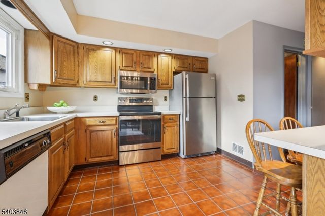 70 River Rd C3, Clifton City, NJ 07014