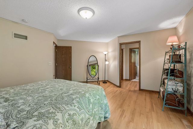 10416 Briar Circle, Bloomington, MN 55437