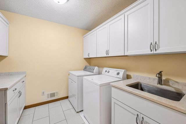 10416 Briar Circle, Bloomington, MN 55437