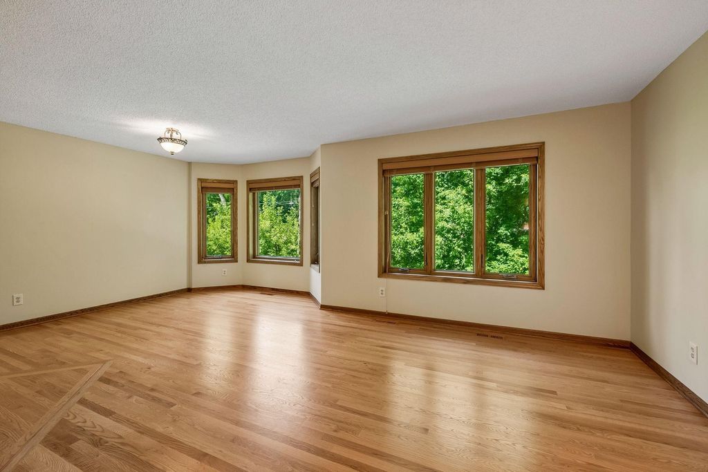 10416 Briar Circle, Bloomington, MN 55437 — photo 4