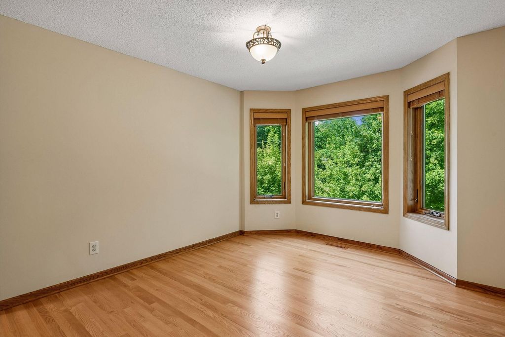 10416 Briar Circle, Bloomington, MN 55437 — photo 5