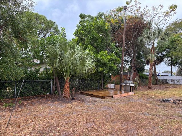 1215 NEW YORK AVENUE, Palm Harbor, FL 34683