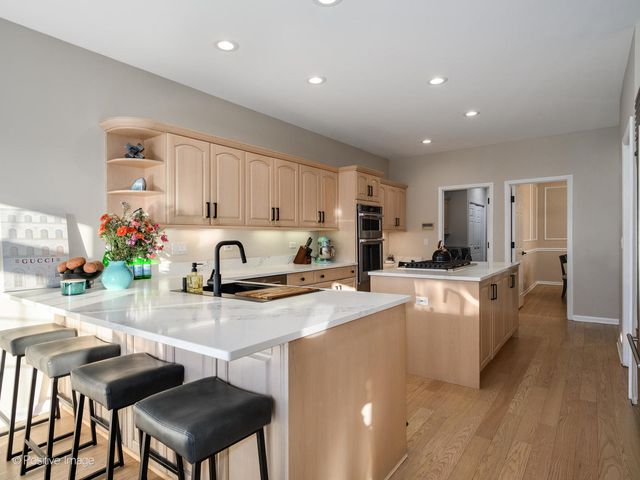 2535 Stonebridge Lane, Northbrook, IL 60062