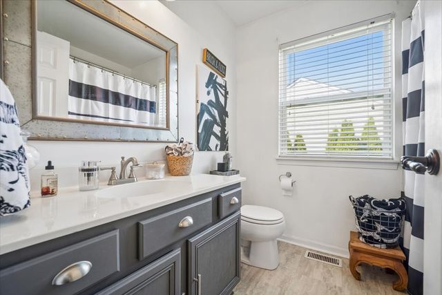 2103 Olde Mill Lane, Mchenry, IL 60050