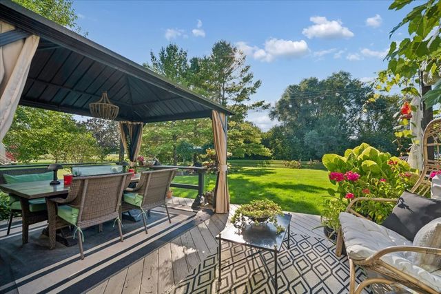 2103 Olde Mill Lane, Mchenry, IL 60050