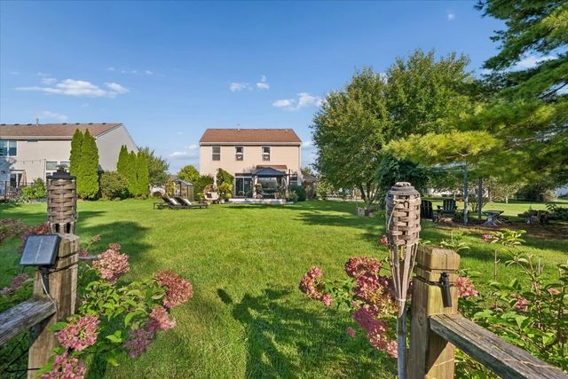 2103 Olde Mill Lane, Mchenry, IL 60050
