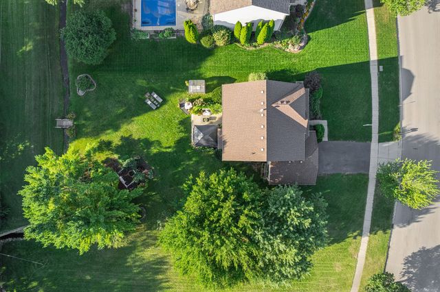 2103 Olde Mill Lane, Mchenry, IL 60050