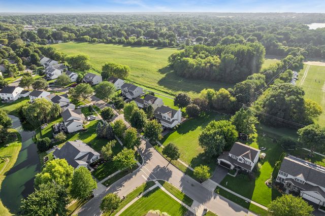 2103 Olde Mill Lane, Mchenry, IL 60050