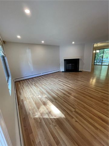 49 Pheasant Run A, Smithfield, RI 02917